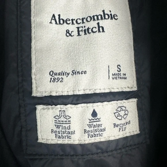 Abercrombie & Fitch Black Cropped Puffer Jacket – Women’s Small - Picture 2 of 8